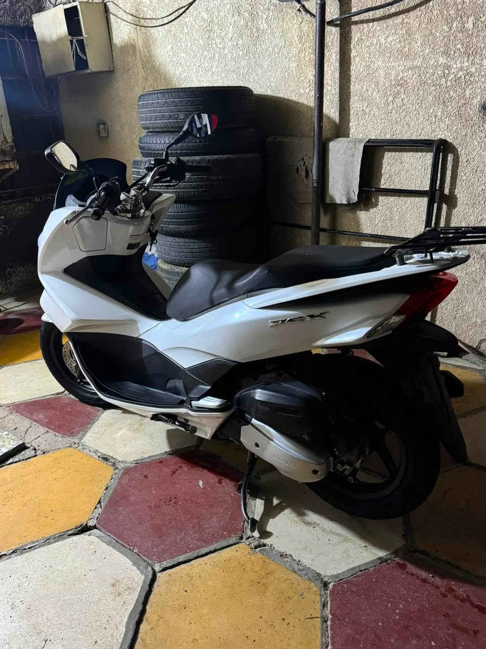 سلام عليكم Pcx جيل ثاني موديل 2018 بحالت وكاله ماشيه 19 الف. وصل رمبه قبل شهرين من نازله سويجات 2. Jf ياباني  حساس زدحام حساس ستان كلهه شغال تتعب تكول جديده  مكاني بلديات ***********
