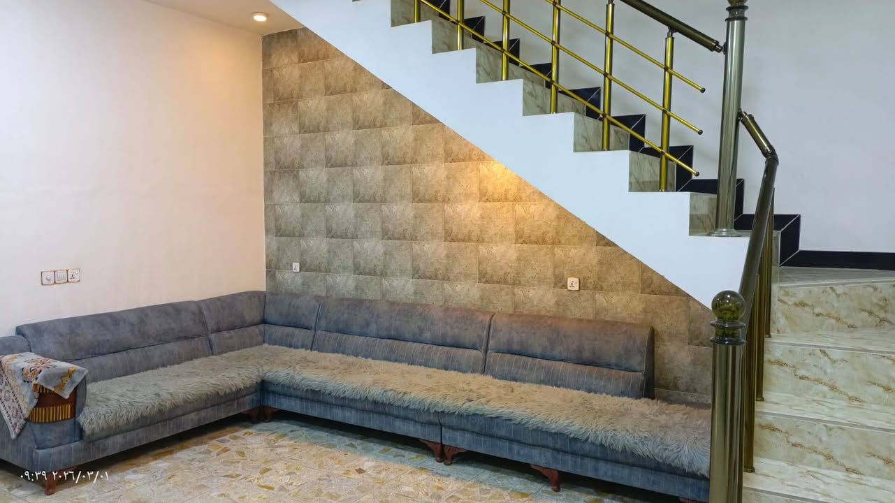 السلام عليكم بيت للبيع بناء حديث كامل مساحتة ١٥٠ الواجهة ٧ ونص نزال ٢٠( مطبخ واستقبال وصالة وسطية وغرفتين نوم وصحيات خارجية ومناور اثنين والطابق الثاني صالة وصحيات) للاستفسار أكثر التواصل ع هذا الرقم *********** العنوان زعفرانية حي الزهور (الزراعي)
