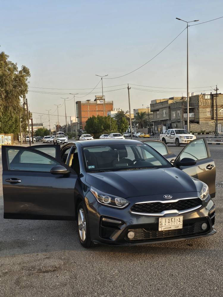 فورتي 2019 ماشية 100000mile مواصفات : مكينة 2000 دوش ، رادار وتحديد مسار وثلاث وضعيات قيادة وشاشة وكامرة وتبريد شاشة . 
حادثها الجاملغ الخلفي والباب وبيها بارد صغير اسفل باب الصدر كما موضح بالصور
السيارة مكانها النجف 
السعر 130
للاستفسار *********** النجف, العراق
