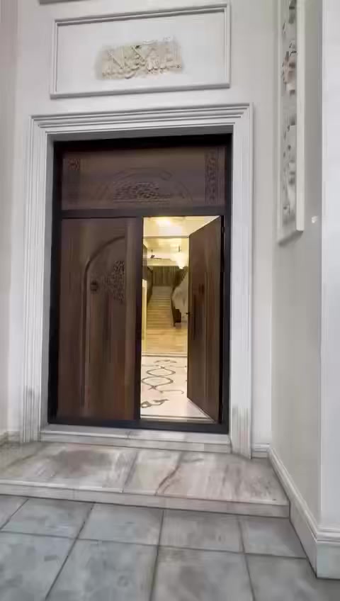 السلام عليكم 
البيت المساحه 600 متر
للاستفسار *********** 
رجاءً تواصل الجادين فقط 

موقع الداودي المربع الاول
