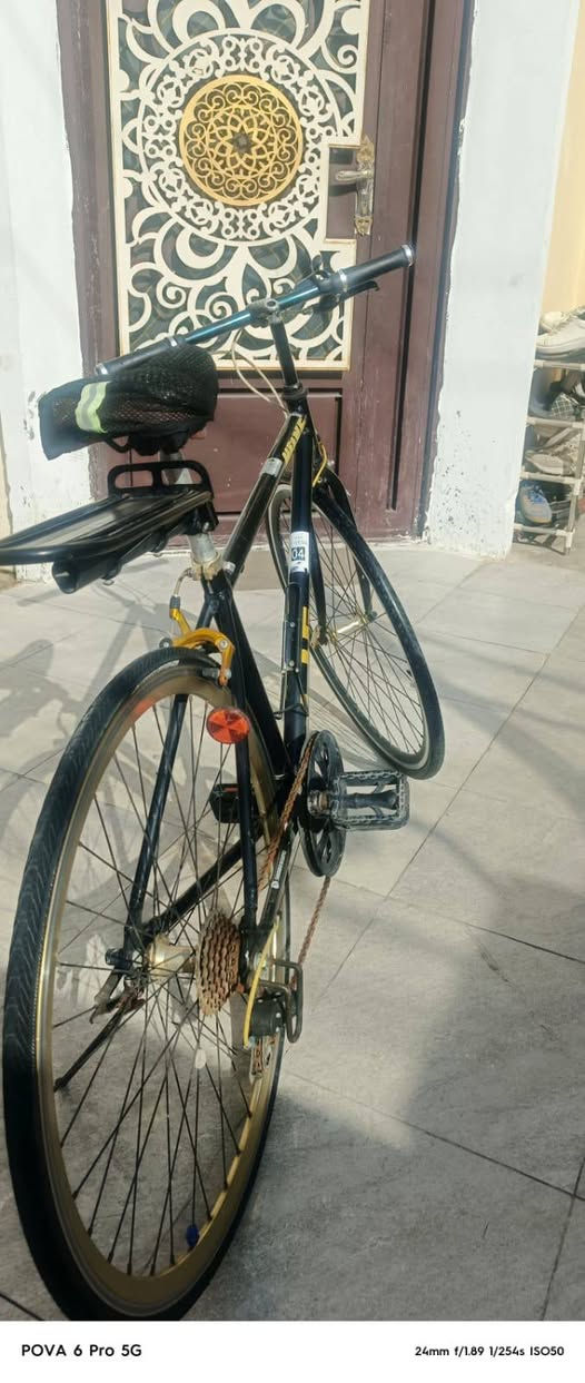 السلام عليكم.  👋
بايسكل للبيع ماركة MOVE المعروفة    🚲
  البايك لون مميز جداً  وقطعة نادرة    ✔️
البايك صنع في اليابان     🇯🇵
المعدن الالمنيوم بلكامل      
ويالة المنيوم طبقتين.     ✅
وزن خفيف جداً 💯
الحجم.  28فريم عالي   👌
العكرب شيمانو 7×1 نمر 
البايك مختم بكل مكان كلة ختم واحد ♣️
البريكات ماركهpro max    
التايرات تايرات جدد
سيبايه خلفيه مال ترحال اصليه✅      
البايك كلش ناعم وسريع بلمشي ونريح بلسياقة 
البايك نضيف جداً كما موضح بلصورة 
البايسكل بلحقيقة احلة من الصور.📸
السعر125 الف وبي مجال  💬
التواصل *********** واتساب 📱☎️
العنوان: بغداد

