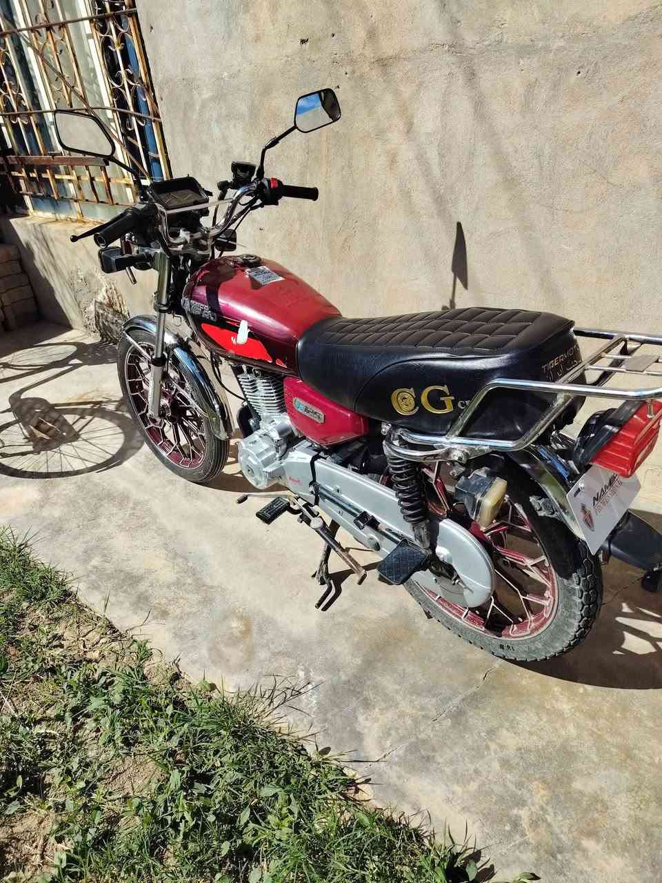 24 للبيع كامل شغال محرك شرط مامفتوح اخرس. السعر500 بي مجال 
***********
