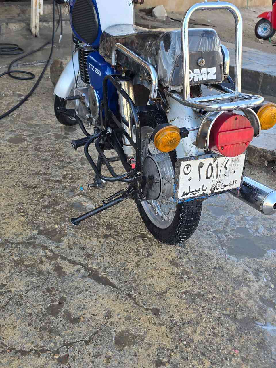 السلام عليكم ورحمة الله دراجه امزت موديل 81 رقم وسنويه للبيع سعرها مليون 300وبيها مجال مكاني كربلاء حي العسكري مال العابد اتصل بخدمتك ***********
