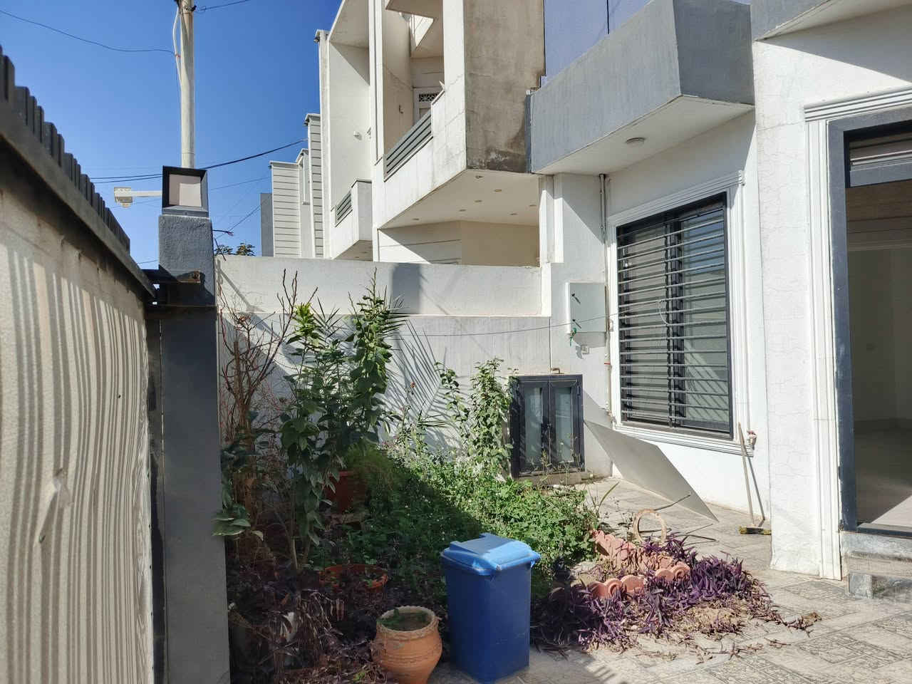 🔶دار للبيع 
•••••••••••••••••••••••••••••••••••••••••••••••••
🔶 المنطقة:خلف افران فلسطين
🔶 الواجه .7.5م
🔶 المساحة:150م
🔶 صنف العقار / طابو
🔶 السعر / خاص لطفآ
#الطابق الاول
استقبال مطبخ وهول مفتوح وغرفة نوم وصحيات
الطابق الثاني غرفة نوم ومخزن
_____________________________________
 #للأستفسار أكثر عن العقار
 #مراجعة مكتب الرواد للعقار
 #قرب مجسر تسعين بعد فاملي مول
#ومراسلة الصفحة او الاتصال على الرقم
 @
     ***********
     ***********
     ***********
—————————————————————————
#عنوانا@مكتب الرواد للعقار قرب مجسر تسعين 
#للأعلان 📣 
#نستقبل جميع عروضكم و طلباتكم السكنية والتجارية
