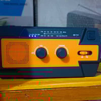 راديو طوارئ • شحن شمسي • ٤٠٠٠ملي