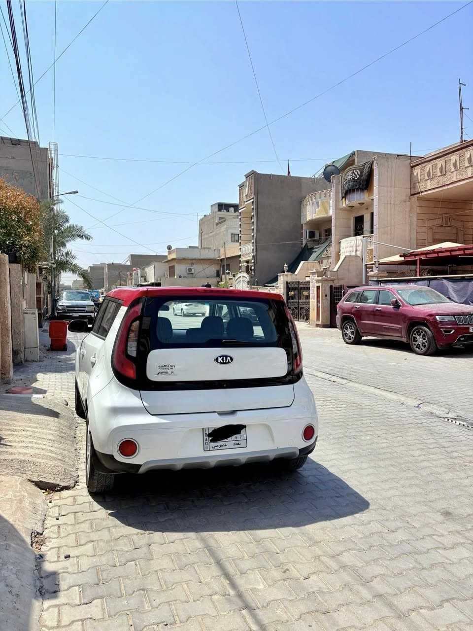 السلام عليكم
كيا صول 2019 
محرك 2000 GDI
تو كلر 
3 انظمة قياده (ايكو،سبورت،عادي)
ماشيه ٧٢ الف 
بيها ضربه بلباب الخلفي  للسائق ترجع بارد
السياره وارد امريكي  مابيها اي صبغ لو تبديل كله راجع على البارد بدون دواخل ايرباك سليم 
تفاصيل اكثر وصور الحادث اتصلو بلرقم (علواتساب فقط)
رايدتها ب 135 وبيها مجال حك الجيه 
***********
