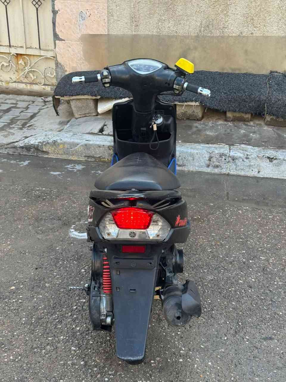 سلام عليكم دراجه ماكس عدله للبيع دراجه خير من الله حلوه مكينه ناعمه مستعجل على بيعته وذا مراوس بدراجه حلوه عنوان بغداد الاعضميه تفاصيل خاص رقم ***********
