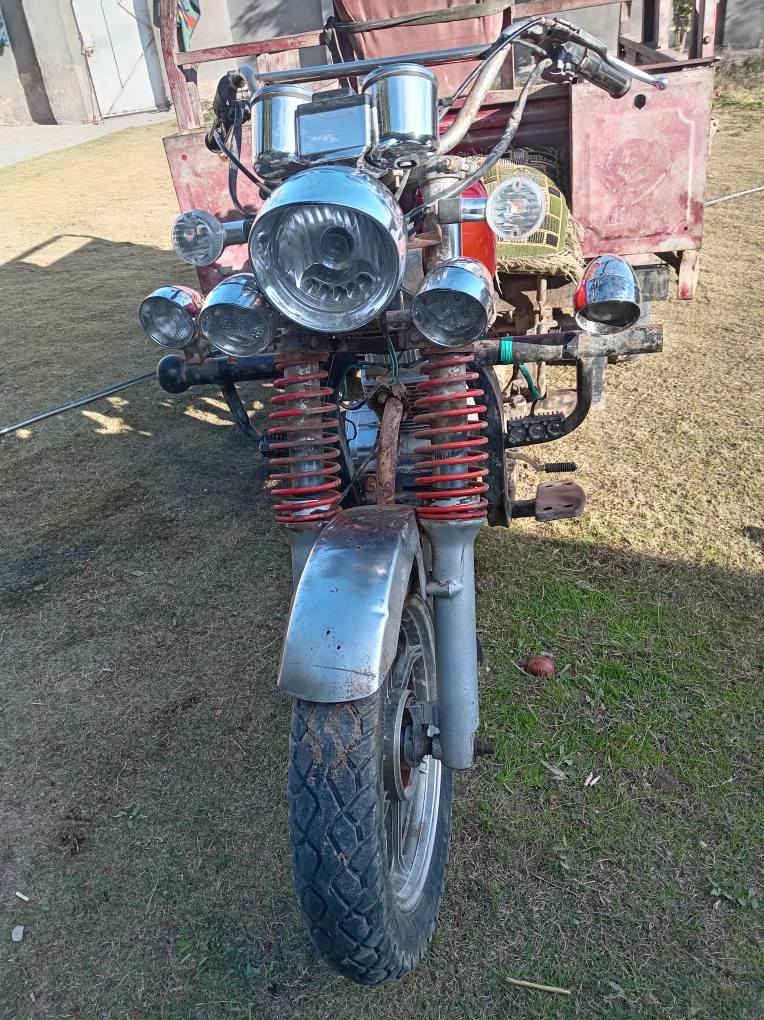 سلام عليكم ستوته لبيع موديل ١٥ جمره محرك ٢٤ أوراق اصولي مكاني بابل قرب جامعه بابل سعر ٩٥٠ وبيه مجال الطيبين رقمي ***********
