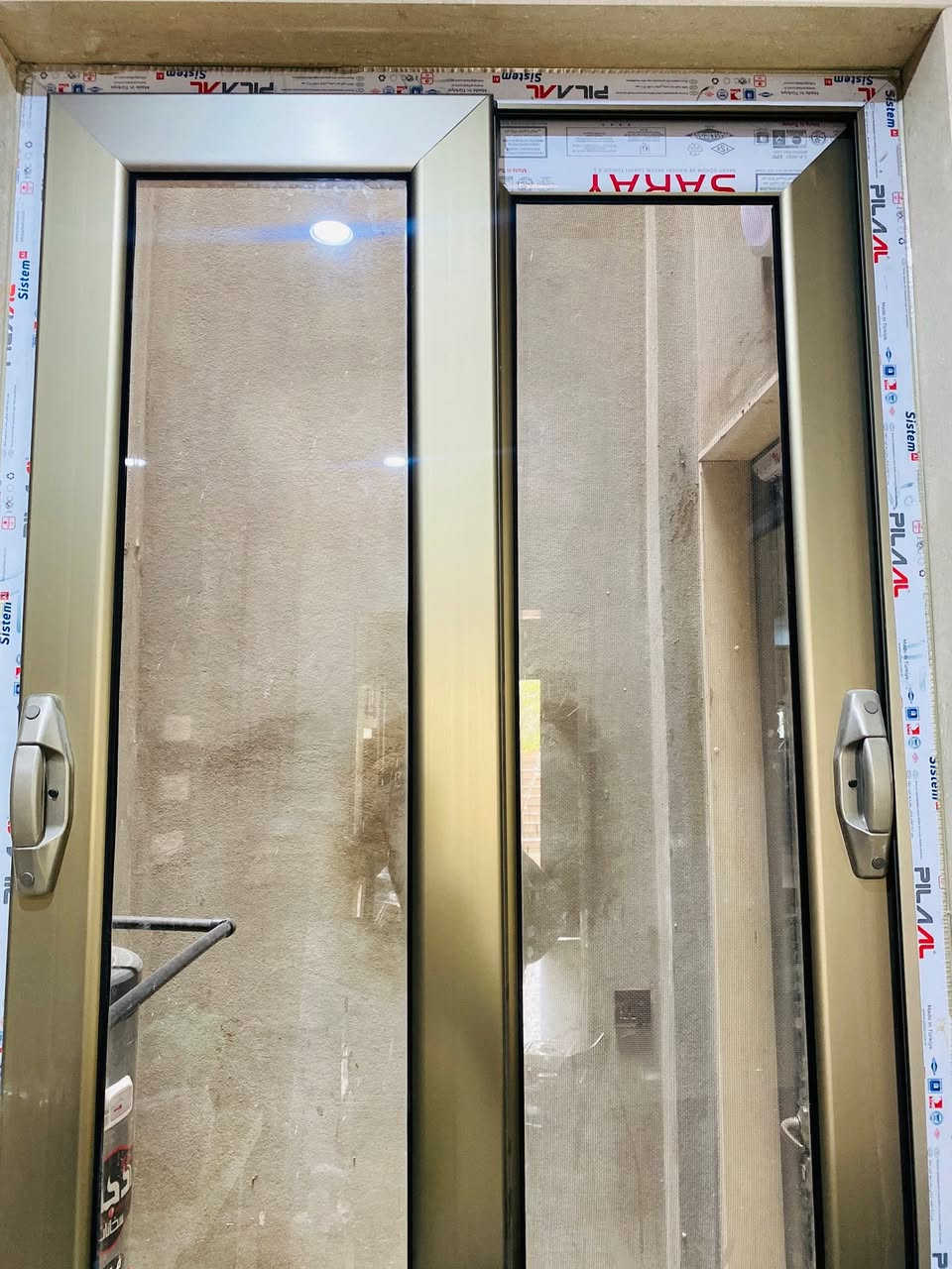 تم انجاز دار شبابيك المنيوم سلايد مع مانع ذباب وشبابيك G60 سستم بيلا لون شمباني تركي المنشأ🇹🇷ضمان ٢٠ سنه 

معمل السدن 
موصل صناعة ابواب وشبابيك الكرامه 
***********
‭***********‬
