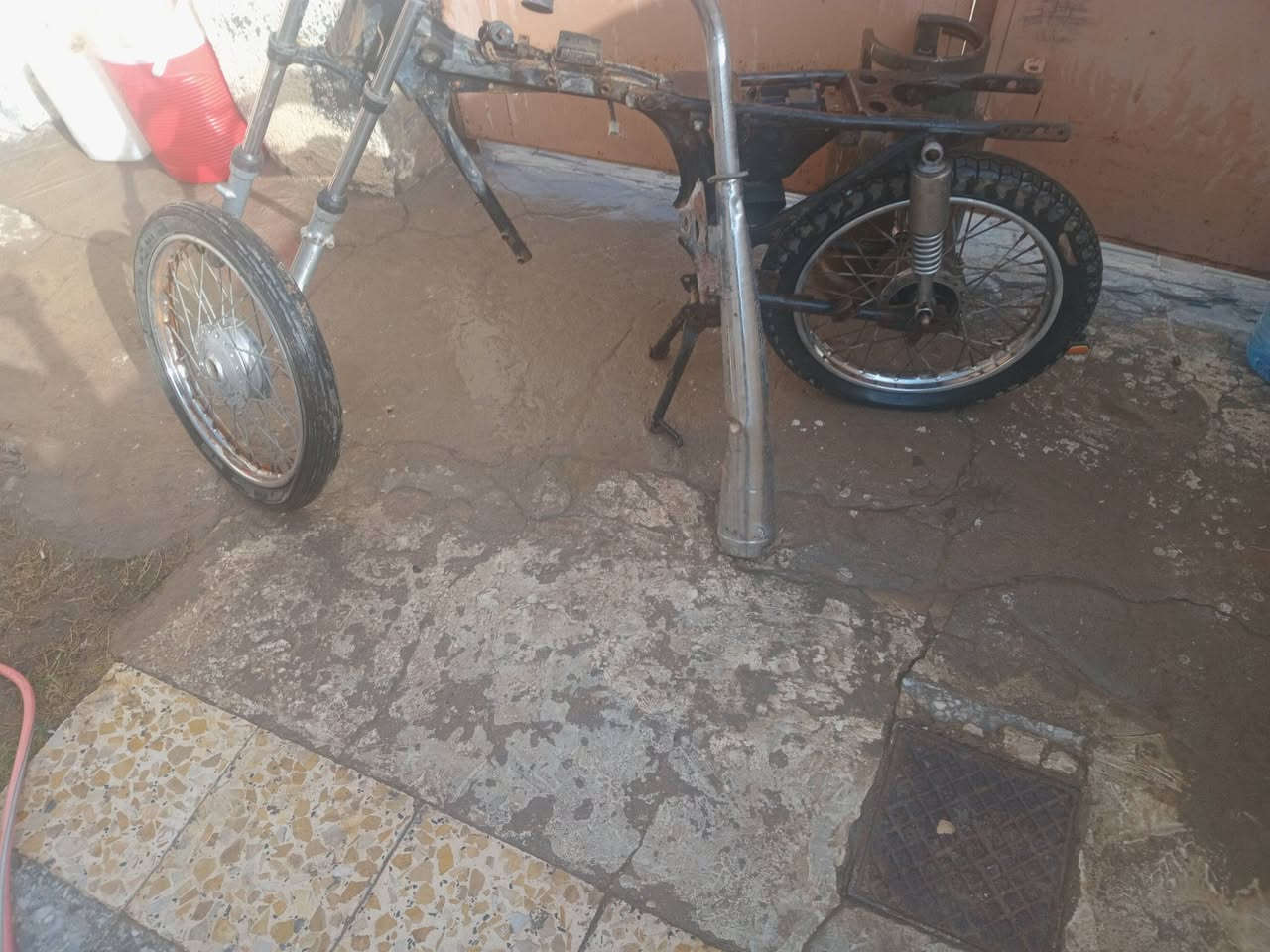 سلام عليكم يولد عندي شاصي او ويل أمامي وخلفي وصالنصه للبيع الي يريدهن يراسلني خاص مثل ماموضح بل صوره


**إذا كنت صاحب هذا الإعلان وتريد حذفه لأي سبب، رجاءا أرسل رسالة إلى الدعم الفني**