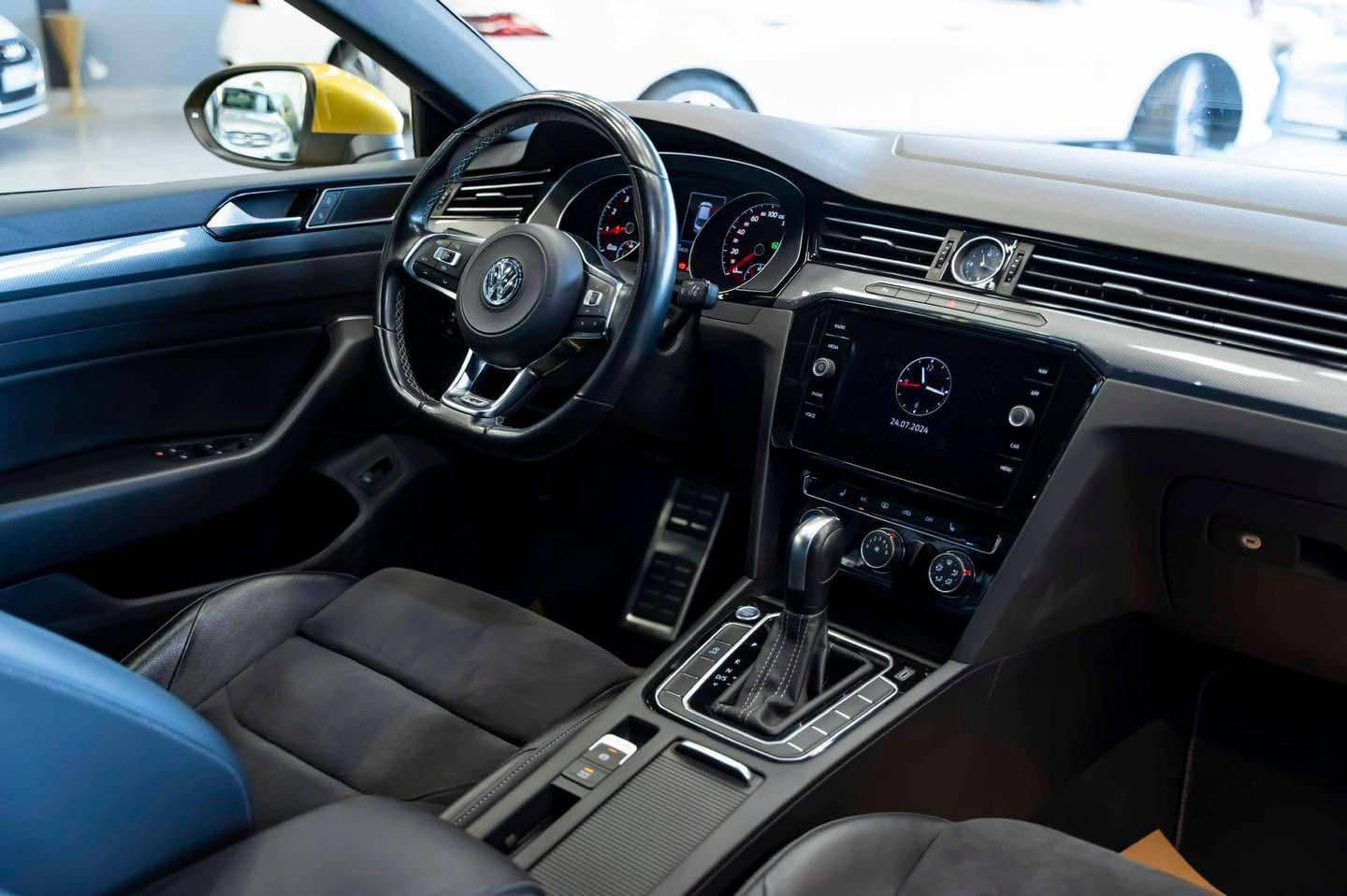 Volkswagen arteon 
2020
55000 km 
Clean title 

$ 210 

For more information 
*********** أربيل, العراق
