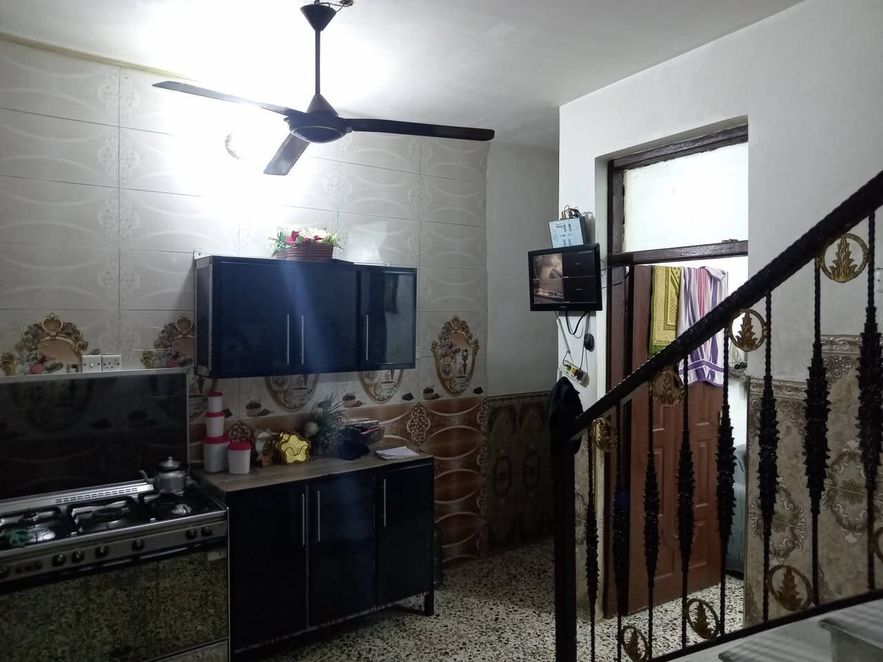 دار للبيع بغداد الدوره زراعي شارع ستين 50 متر غرفتين نوم ٣ طوابق *********** خدمات مجاري تبليط
