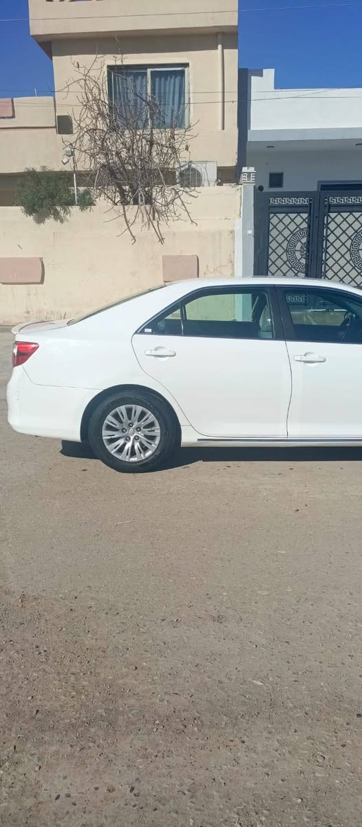 سلام عليكم للبيع كامري موديل 2012 مواصفات LE رقم سليماني سنويه ل29 سيارة نضيف مال بيت للتفاصيل اتصال على رقم ***********
