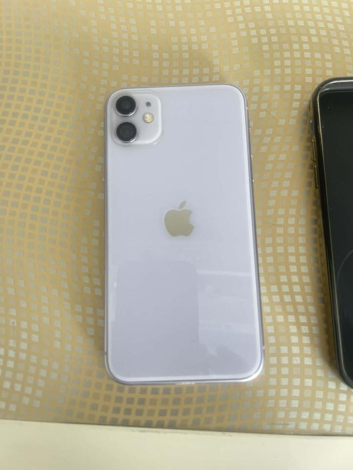 السلام عليكم ايفون 11 كامرتين الون سمائي فاتح 
ذاكره 128 دبل سيم كارت بطاريه 100 مستبدله جديده نضافته 80‎%‎ كله شغال ماعدا زر الصامت الايعمل فيس ايدي شغال نموذج M
ومن حدثته اخر اصدار ضهرت الشاشه في القطع المستبدله بس اني ابيع ممبدل مكفوله فقط بطاريه
العنوان البصرة  توصيل محافضات الايوجد السعر 275
وتفاوض شيء بسيط الشراي يراسل خاص ***********
