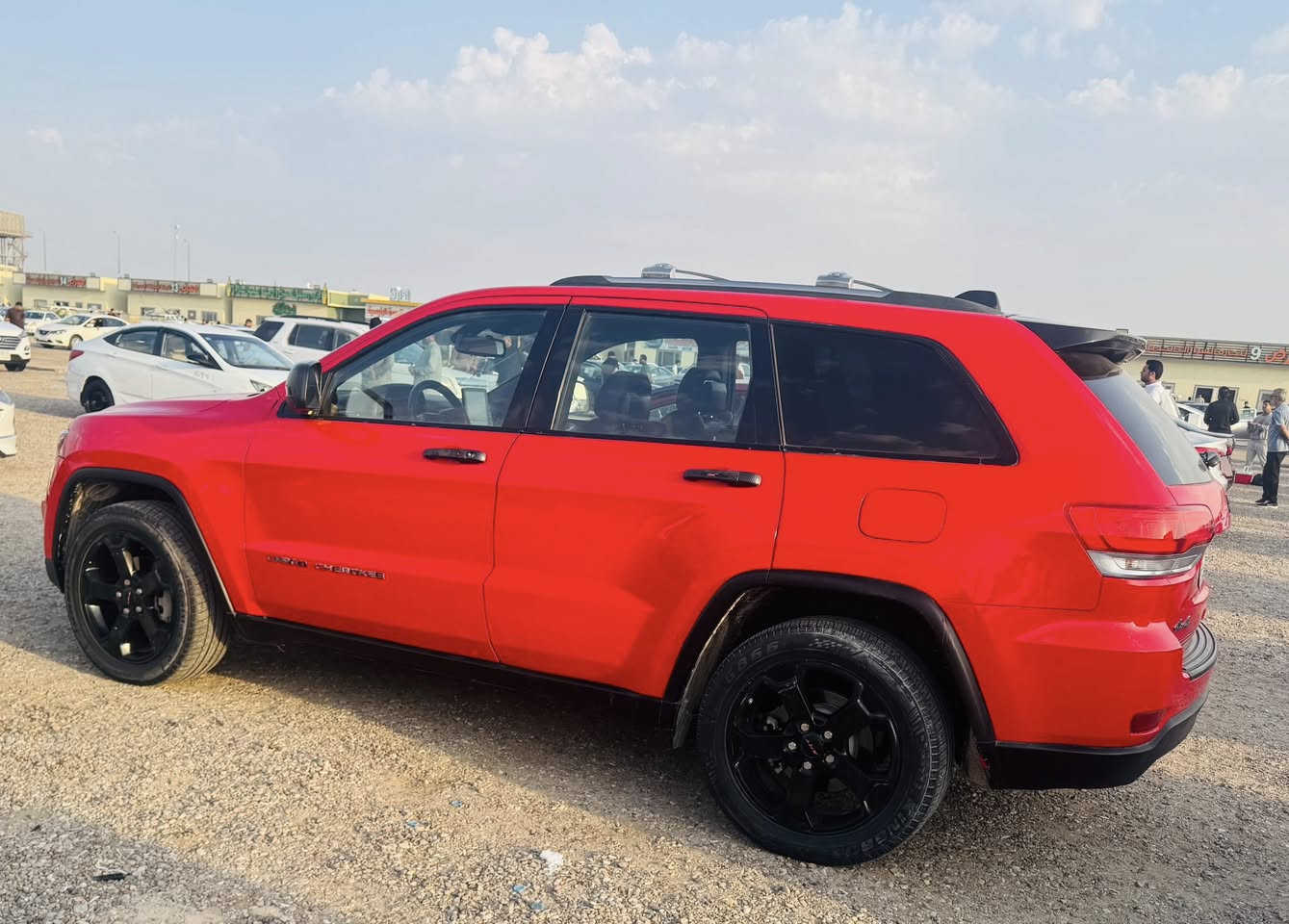 السلام عليكم جيب لاريدو موديل 2015 سياره بيه جاملغ وربع الجاملغ الخلفي بالوارد مالته وبعده انصبغت عام تغيير لون مكينه ٣٦٠٠ تخم تاير ويل ٢٠ نظام ايكو وسبورت تو ويل شفتات تحكم ستيرن كشنات جلد تبريد تدفأه سياره جاهزه للاخير رقم ذي قار تحويل سنويه ل٢٧ شهر ١٢ شاشه كامرا تحكم ستيرن شفتات للبيع او المراوس السعر 155 مكاني بصره رقم الهاتف ***********متوفر واتساب
