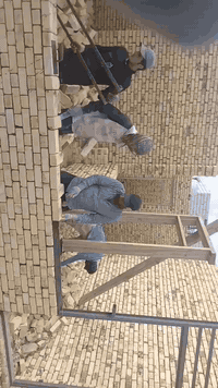 اللهم صل على محمد وآل محمد خلفه بناء وعكاده شغل درجه اولئ عل دبل او مكطوعه ***********
