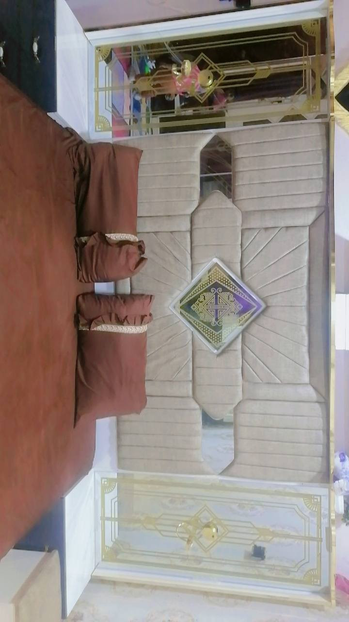 غرفه تركيا نوع ضخم جدا. 7 قطع  كنتور 6 بواب  +ملحق   جدا نظيفه 
بسعر. مناسب  لاستفسار تصال رقم 
***********
