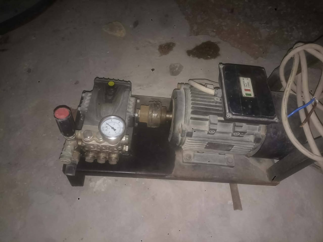 للبيع ماطور غسل نوعية إيطالي الاصلي مستخدم شي قيل خير من الله السعر خاص العنوان داونية غماس ***********
