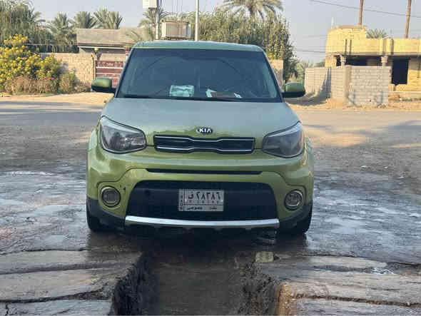 السلام عليكم 
كيا صول 2018 امريكي للبيع 
مواصفات EX تحكم ستيرن 
شاشه كاميرا ، كاميرا خلفيه مثبت سرعه 
محرك 2000 
رقم بغداد بأسمي 
بدون اي نقص جاهزه 
حادث مرفق بالصور بنيد فقط 
السعر 127 وبي مجال 
للاستفسار:*********** حلة
