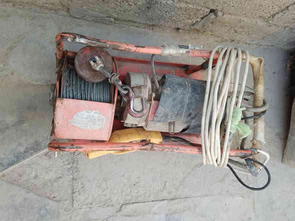 السلام عليكم عندي ونج للبيع بس ماطور  وعندي مولده كاز خمسه كيفي 25 امبير مكان بغداد الدوره *********** متواجد واتساب
