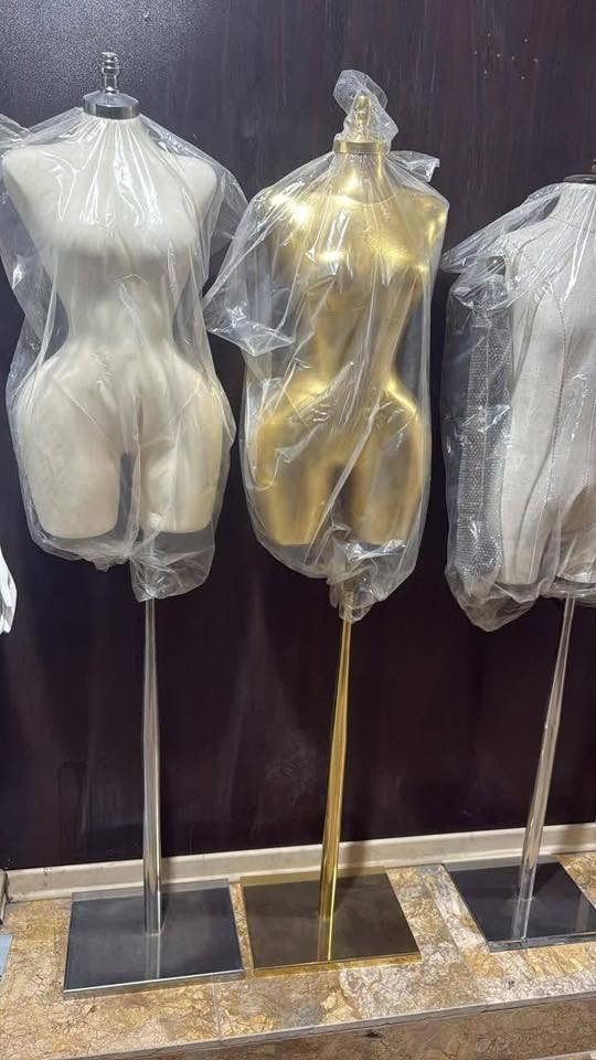 ملكانات للبيع وحده تركي مخصر ب50 قفل وثانيه خشبية مفصليه تركي125 جديدات نظافه 100‎%‎
لتواصل واتساب اوتصال***********
