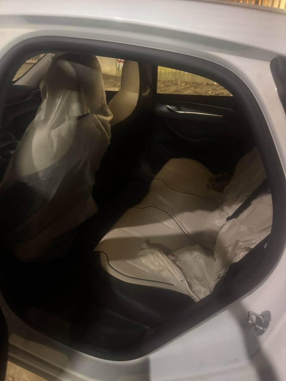 بس الله الرحمن الرحيم
السلام عليكم بي واي دي دي ديستروير ٢٠٢٥ مكفوله كفاله 

عامه ماشيه 6000 الف رقم بغداد جديده 

دستورير

غراضه كامله مكمله مع الكارت والشاحنه 

لايت زينون عدسه -ويل كروم -كشنات جلد تصميم رياضي -شاشه كبيره -كامره خلفيه -تبريد مركزي-عداد الكتروني -بك لايت ليد 

***********

0
