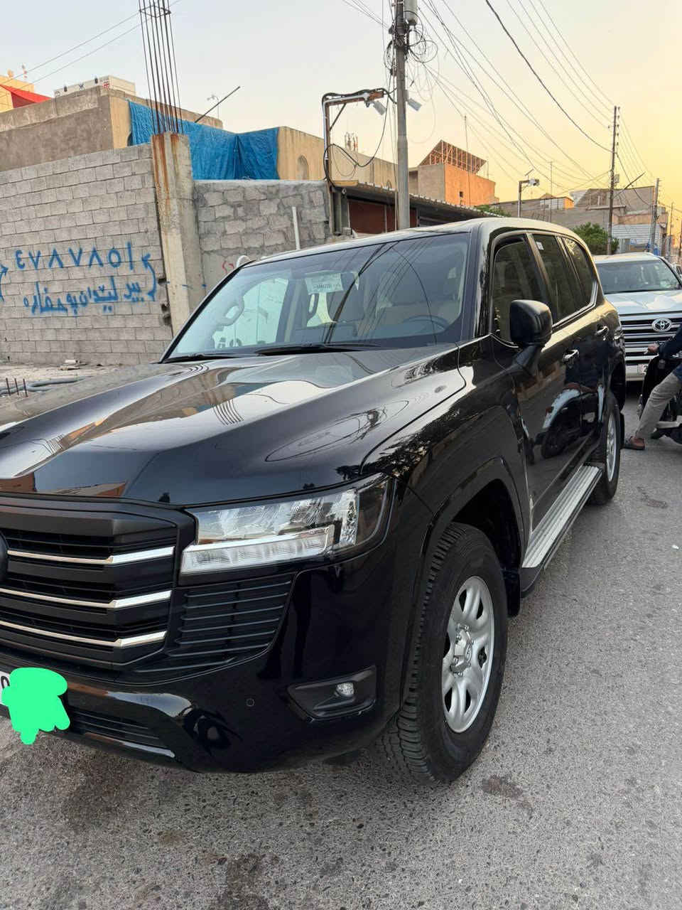 تويوتا لاند كروز  ره شي قه طران موديل 2024 سفري هه وليره شريكه جيهان زه ماني ماوه ته نها 24000 kmرويشتوه هه مو شتي نويه هيجي نيه تابلي سه ياره كي جوانه وه ك شه ريكه ماوه ته وه . سعر 6 ده فته ر شوين هه ولير موبايل *********** أربيل, العراق
