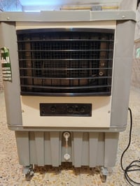 مبردة العالمية حجم ٥٠ البرودة ثلج الضمان 10سنوات اخذتها قبل ٢٠ يوم ٤٠٠...