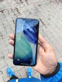 ايفون ١١برو ماكس  ذاكرة 256 مبدل بطارية وشاشة خوش نوعية   ٢٥٠سعرة  مكا...