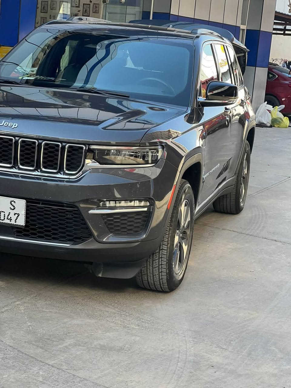 Jeep Grand Cherokee 4Xe 2024 2.0L لون مميز واللون المرغوب رصاصي غامق
حجم المكينة:2000 +تيربو+هايبرد+بلک أن
متعة بالقيادة ودفع قوي 375 حصان سياره شبابية ماشية 71 الف ميل سيارة نظيفة وجديدة بمعنى الكلمة و استخدام قليل السيارة تنشحن ع كهرباء البيت تنباع مع شاحنة سمارت 220 فولت 32 امبير طلب من امازون مو تجاري الي بالسوک
المواصفات  المتدد 
العنوان ديالى بعقوبة 
السعر ٣شدات وبيه مجال


**إذا كنت صاحب هذا الإعلان وتريد حذفه لأي سبب، رجاءا أرسل رسالة إلى الدعم الفني**
