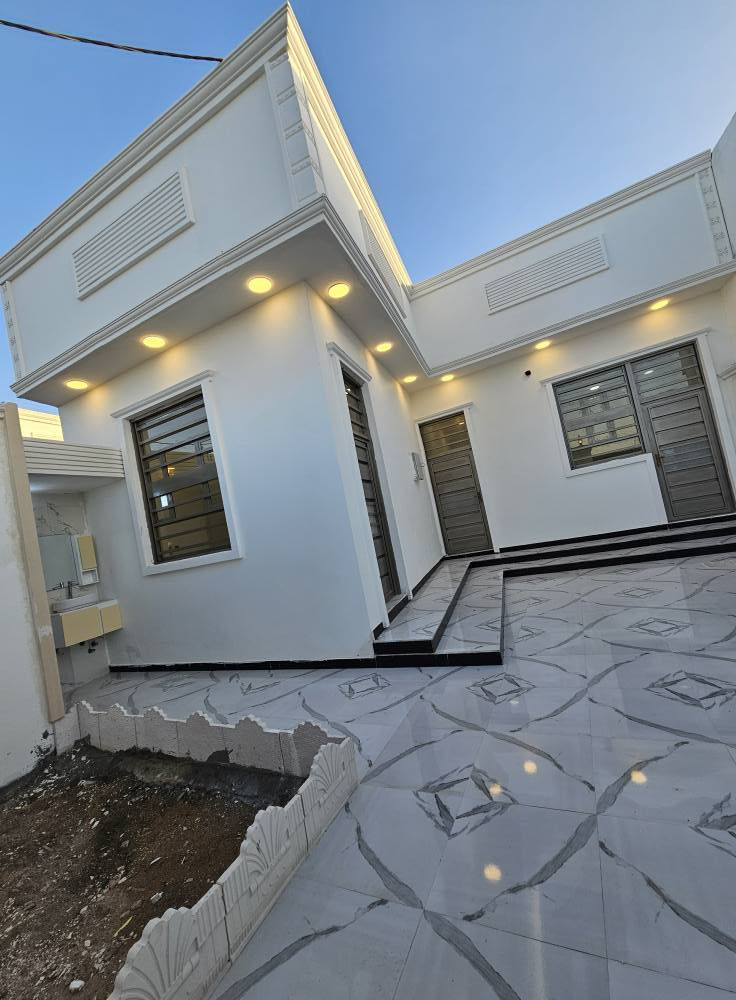 🏡 دار حديث للبيع – فرصة مميزة للسكن والاستثمار
📍 الموقع: البصرة / أبي الخصيب / محيلة
🔹 المساحة: 250 متر
🔹 نوع الملكية: طابو زراعي عراقي
🔹 حالة الدار: بناء حديث وجاهز للسكن
✨ تفاصيل الدار:
• 3 غرف نوم مريحة
• صالة كبيرة
• غرفة استقبال أنيقة
• مطبخ
• صحيات داخلية وخارجية
• كراج كبير للسيارة
• حديقة مناسبة للعائلة
💡 المميزات:
✔ جميع الخدمات متوفرة (ماء، كهرباء، مدارس، أسواق)
✔ موقع هادئ ومناسب للعوائل
✔ تصميم عملي وحديث
📞 للاستفسار: *********** البصرة, العراق
