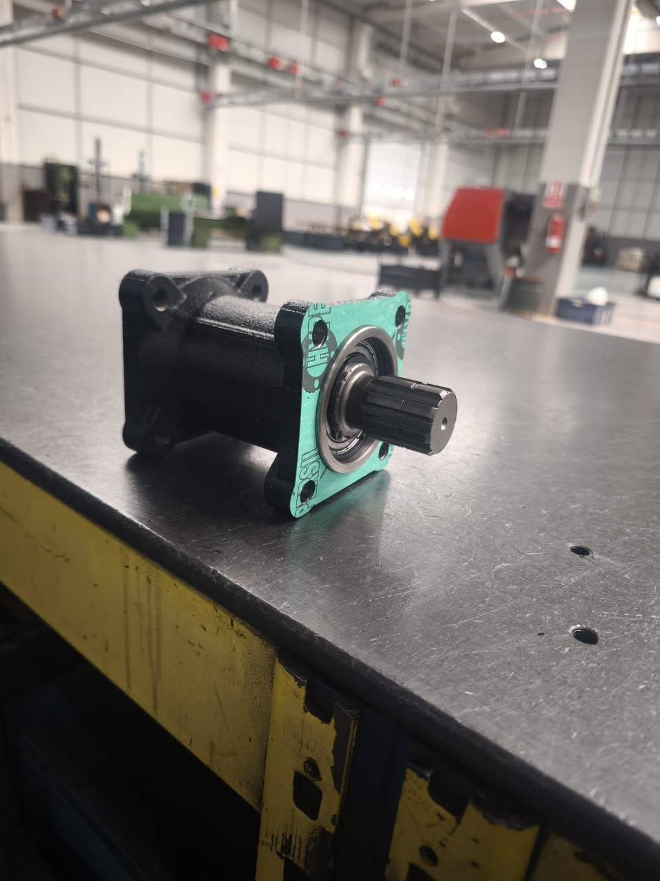 #pumpextension 
#hydraulicdirectionvalves
#truck_hydraulic #hydraulic #MobileHydraulics #trucks #truckparts #hydraulicewuipments #gearpumps #pistonpumps #dumptrucks 
#ptoهیدرولیكي #المضحات_التروس #الهیدرولیكية #قطع_غيارشاحنات #۹بسطونی #مأخذ_القدرة_الهيدروليكي #المعدات_الهیدروليكي #الصمامات #النقل_ثقيل 

Get in touch
تواصل معنا


**إذا كنت صاحب هذا الإعلان وتريد حذفه لأي سبب، رجاءا أرسل رسالة إلى الدعم الفني**