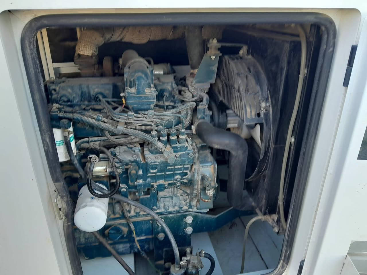 كابوتا حجم 3300 / 4 سلندر  /45 kva كاتم غدار  🚫 
مشتغلة  تقريباً 1000 ساعة  وضع شركة .. الأنبار - فلوجة 
السعر خاص رجاءاً ..


**إذا كنت صاحب هذا الإعلان وتريد حذفه لأي سبب، رجاءا أرسل رسالة إلى الدعم الفني**