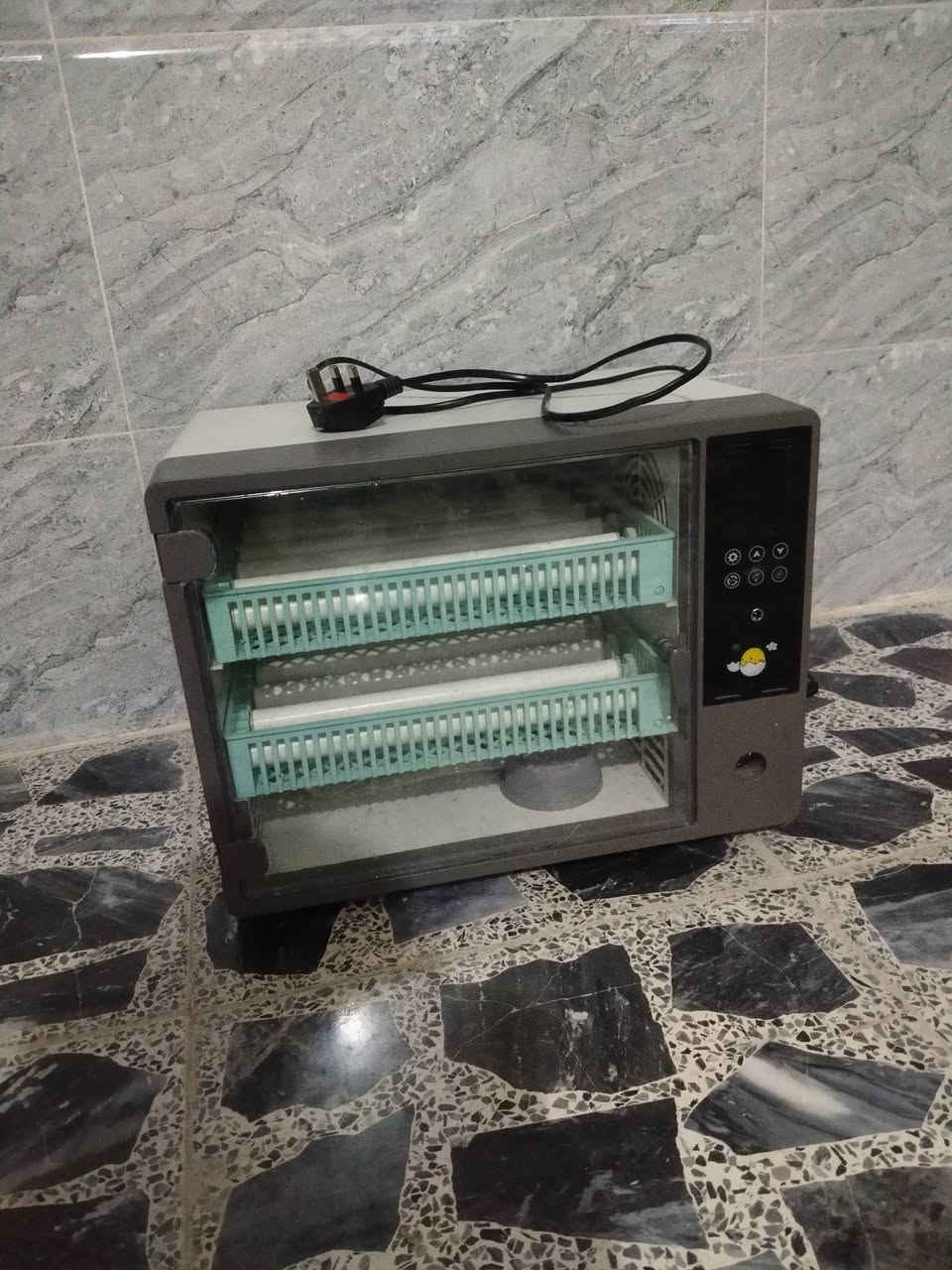متاح فقاسه 52بيضه تاخذ مستعمله شي قليل السعر 140بيهة مجال التواصل ***********
