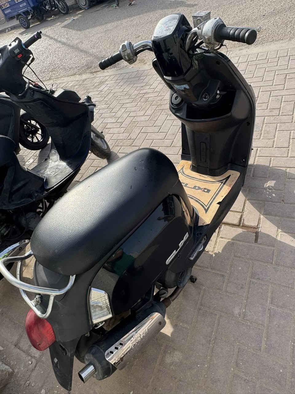 السلام عليكم دراجه ماكس بوليس مفتوحه بس ولفات دراجه بلاديه للبيع سعر 600وبيهه مجال ملاحظه مكلف بلنشر***********
