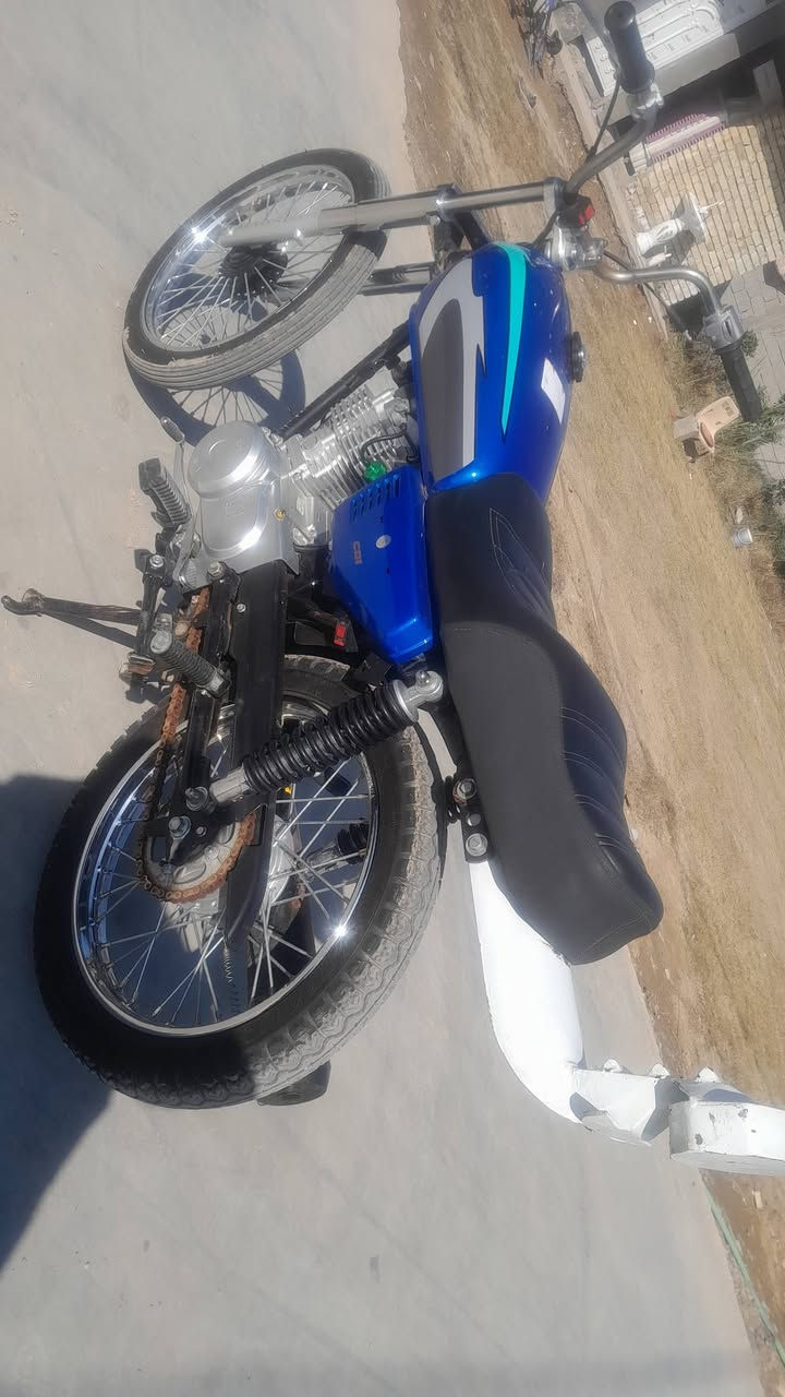 نامة شلامجة للبيع ٢٥ والشاصي ٢٤ اوراق سكنر مبدل ولفات بس السعر ٦٧٥ بيهة مجال ***********
