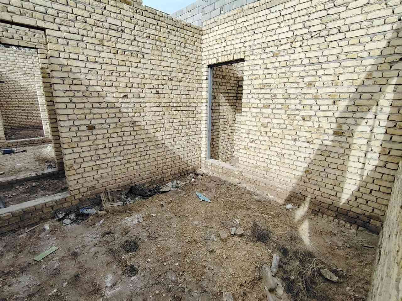 السلام عليكم هيكل زراعي للبيع المساحة ٢٠٠ متر العنوان ال معالي مقابل أسواق كريم ال خلف 
للاستفسار ***********
