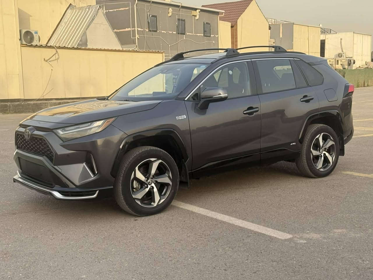 تويوتا رافse. 4    هايبرد  بلكن
💎#مــــوديـــل / 2023 دخـول جـديــدة ✅✅

⚜️ #عــداد_الـمـسـافــة / ⚜️ 
 13. 000mi 

⚠️ اللون
رصاصي. غير محدد. 

⚠️ #ضــــرر / مـوضـحـة بـالـصـور ⚠️

⚠️ تبديل بنيد اصلي وجاملغ اصلي. ودعاميه اصليه تفصيخ وصبغ مع صبغ البدنه شاصي. لغد مكفول شرط الفحص 

 
⚠️ايرباك ستيرن 
نضام كراش بالكامل 
⚠️ مرفق  رقم شاصي. وصور الحادث. 

♦️ #اللـوحـة  ♦️
________________
        بغداد  الرقم الجديد 

🚀 #مــواصـفــــات 🚀 
▪️بصمة تشغيل
▪️بصمة ابواب 
▪️لايت زنون 
▪️بلوجكترات امامية لد 
▪️ردار امامي تحديد مسار
▪️رادار جانبي نقطة عمياء 
▪️محرك 2500 هايبرد 
▪️كامرة خلفية 
▪️مقاعد مخمل مع تدفئة  
▪️شاشة كبيرة  
▪️اوتو هولد 
▪️سايد بريك بصمة
▪️فتحه سقف 
▪️فور ويل 
▪️ثلاث انضمة قياده  كهرباء. وهايبرد. وبانزين 
▪️تحكم مقود كروس مثبت سرعه 
▪️هوك خلفي بلادي
السعر 21،500

☎️ #الـهــاتــــف / واتس اب 
***********
