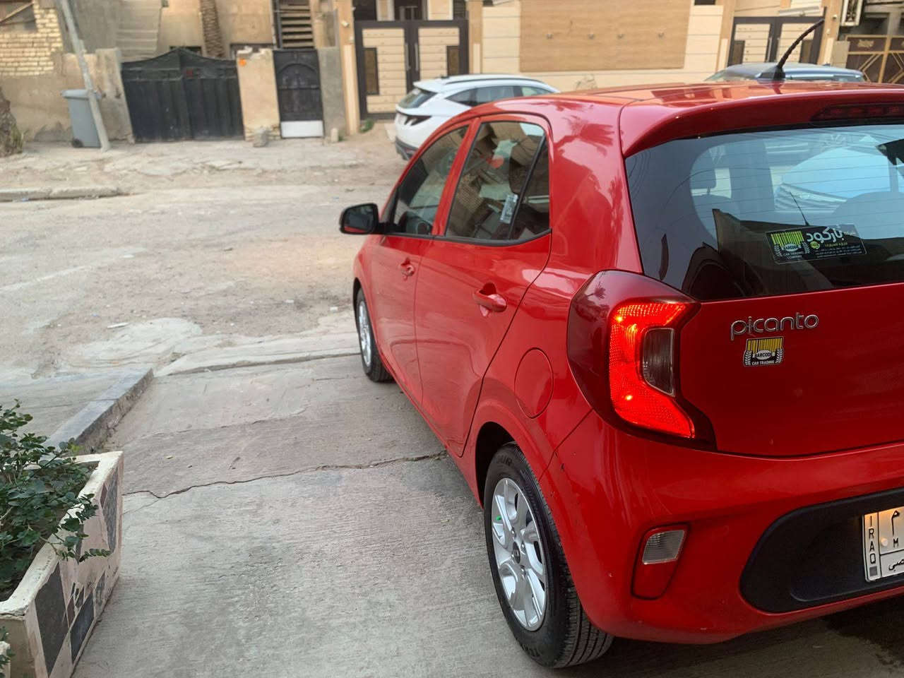 السلام عليكم كيا بيكانتو خليجي موديل 2020 رقم بغداد ماشيه 46 الف السياره جديده جدا مكفوله كفاله عامه من كلشي المواصفات الاعتياديه
4 جام كهرباء 
سويج ريمونت عدد 2
اشاير مري 
مري شفط 
تحكم ستيرن فول
محرك 1400
مكان السياره بغداد شارع فلسطين
السعر 110 وبيها مجال بسيط 
الاستفسار على الرقم 
***********

