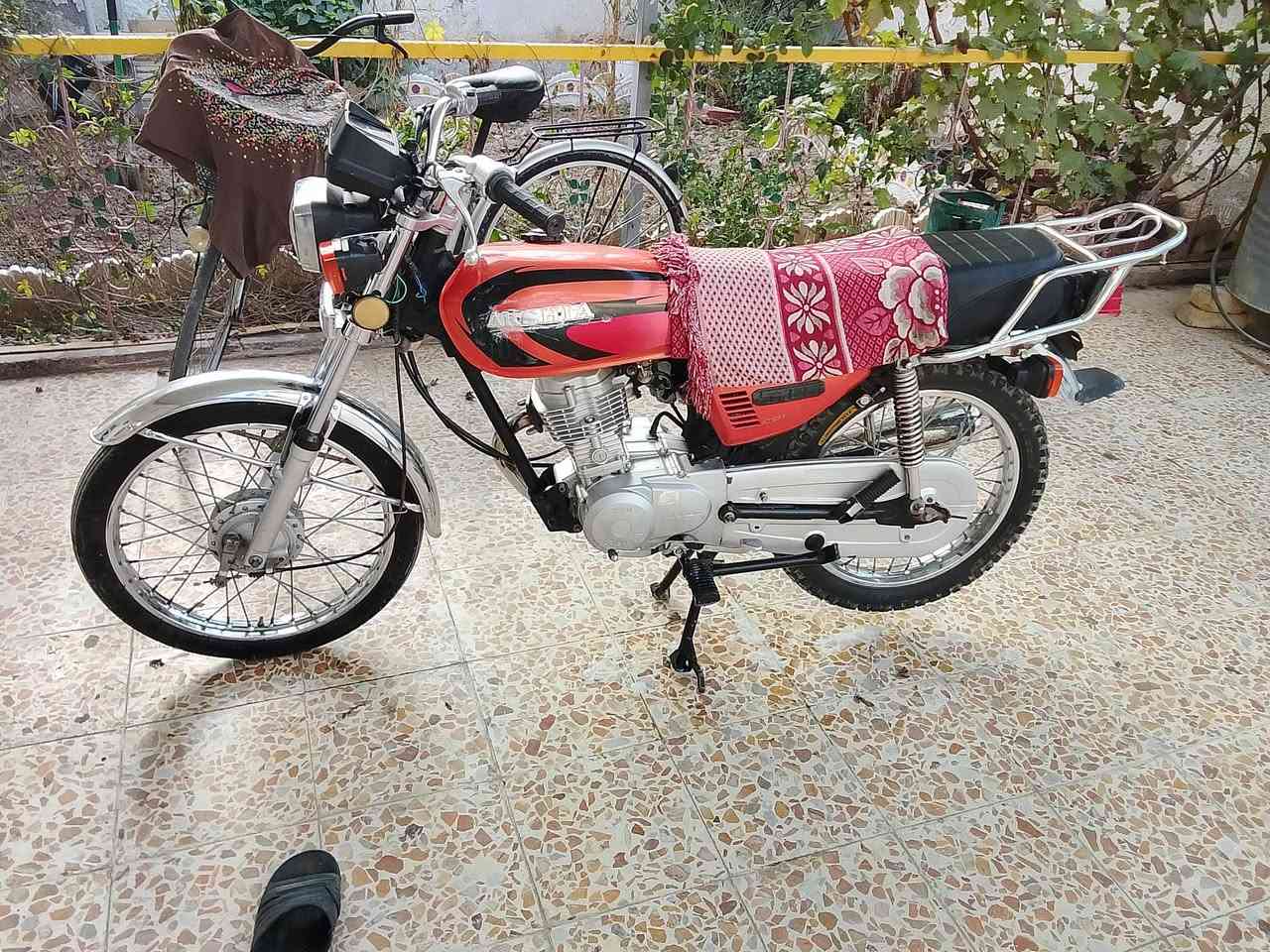 السلام عليكم اربع كير 2021 الدراجه نضيفه مااكلك جديده تجي تشوف السعر 650 وبيه مجال اوراق كامله اصولي وكلشي يشتغل بيه وهذا رقمي والخاص مفتوح واني خادم 
‏‪0774 028 0435‬‏
