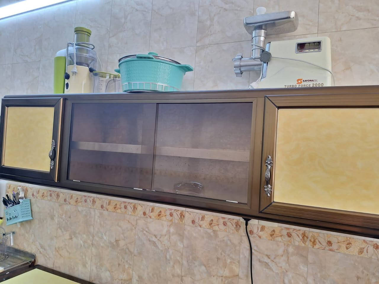 السلام عليكم فرن 100شافطه 75 كاونتر 250 مع المجال المكان طويريج الجمعيه الاتصال ***********
