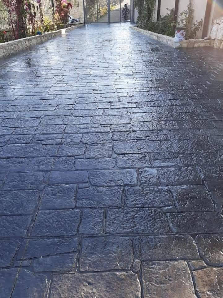 💎 نقوم بتنفيذ اعمال الباطون المطبع العادي والملون 
المنازل , الفلل , الحدائق , المداخل ....
وذلك من خلال نموذج من اختياركم او تصميمكم مع تحديد الالوان .
✅ يتم التنفيذ خلال المدة المتفق عليها بشكلٍ مسبق.
✅ توجد الكثير من صور الكاتالوغات يمكنك طلبها من خلال الواتساب .
✅ يمكنك تقديم نموذج معين ونقوم بتنفيذه.
✅ يمكنك الاتصال والاستفسار خلال ايام الاسبوع من  السبت إلى الخميس 
اتصل بنا
*********** 
#الباطون_المطبع #باطون #ديكورات #ديكورات_خارجية ￼⁨
