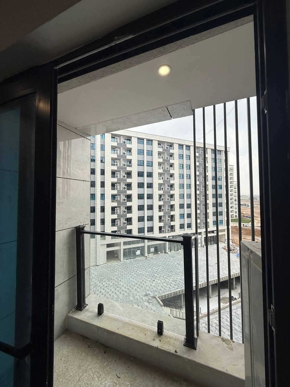 شقة ستوديو للبيع في مجمع فلوريا ستي 
يتكون من 
مساحة(65)متر
غرفة و صالة 
مطبخ مجهز كامل 
صحيات 
قسم مرجان بلازا 
بنضام نقدي 
سعر كلش مناسب 
للمزيد من المعلومات عن الشقة اتواصل ويا الأرقام التالية 
***********
