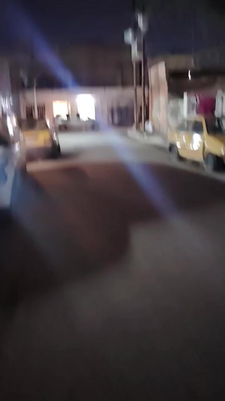 سلام عليكم بيت حي السفيرمساحته 100مترقرب الصوره السيديم سكله قاسم الكناني السعر65بيه مجال  البيت يرادله ترتيب
رقم الهاتف ***********
