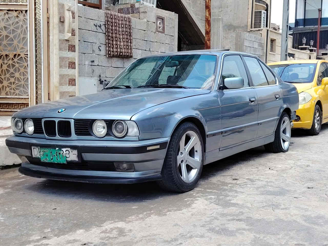 سلام عليكم pmw 525 محرك 28 مال صقر كير عادي اكسن بطناش صاروخ شلعة ومعدل تبريد ثلج تدفئه طخم خلفي وامامي  جديد  سيارة بدون ضرر أو تبديل صبغ قبل شهرين موديل 89 سنويا بيضه سلايت طكتين جامات أماميا كهرب مرايات مال صقر ويل هامان 17 تواير جديد  شرط التحويل السعر 40 وبيها مجال وترهم مقدمه والباقي قصد أو مدة مع الضمانات ...***********
