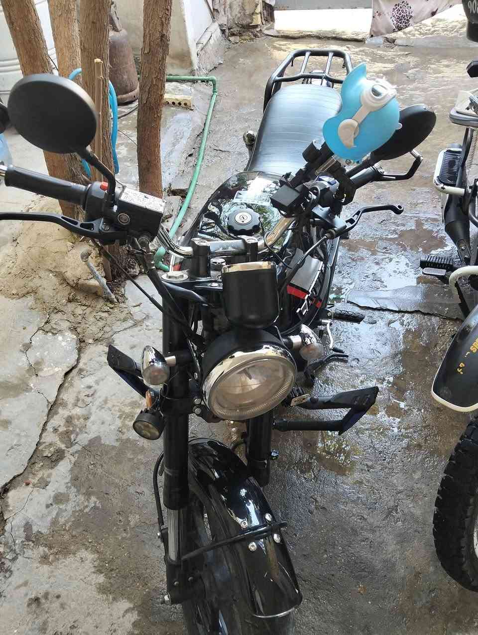 دايون لاتي موديل 23 رقم بغداد كامله اي نقص مابيها مكينته مكفوله المكان البياع الشرطه الخامس السعر مليونين و 400 
الرقم ***********
وتساب موجود
