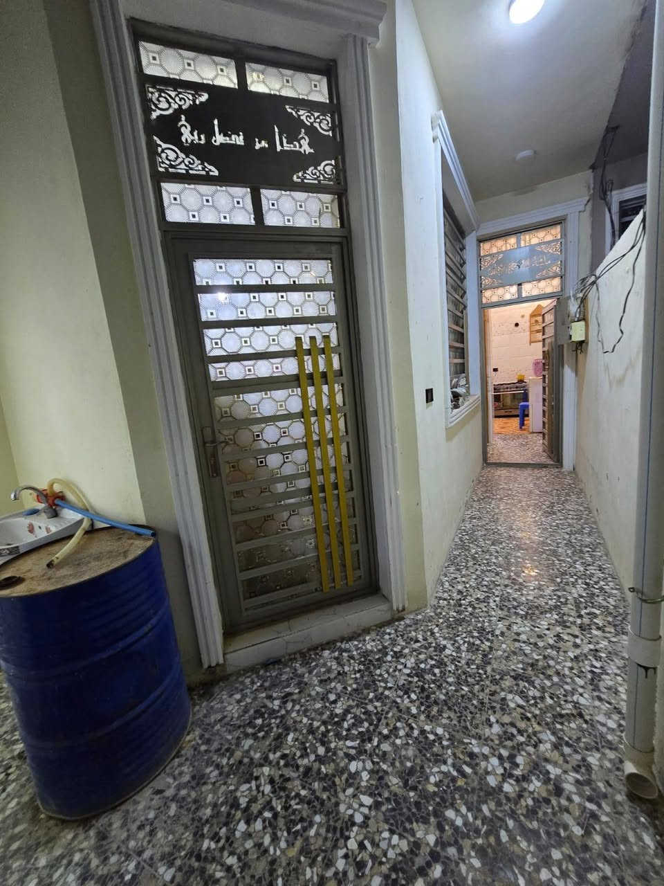 البيع البيع بيت في مجمع بيتي 2 قرب مدرسه ادوبه بناء جديد مال جناي 100 متر نضيف سند حر با اسمي 
سعر البيت 80 مليون اتوصل على،رقم ***********
