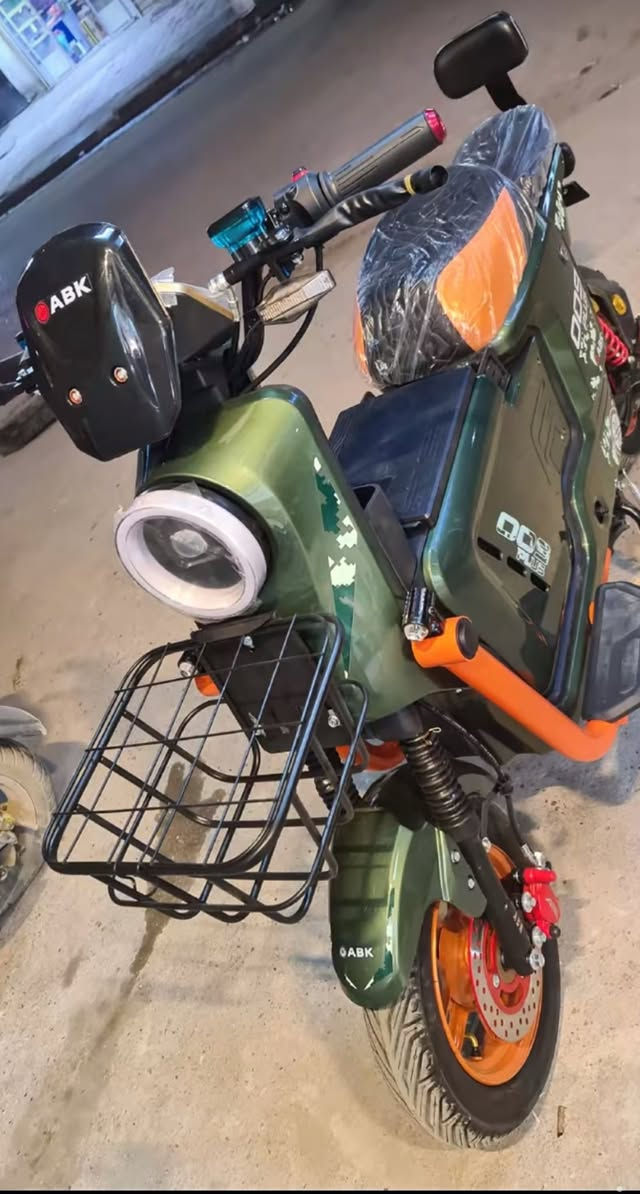 لبيع مستعجل عله بيعته🛵
مكان الأمين الثانيه💁🏻.           رقم   الهاتف  ***********
