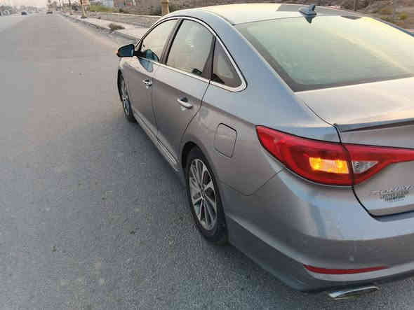 🔹 للبيع: هيونداي سوناتا 2015 🔹
السعر: 15,000$ بيه مجال

📌 المواصفات:

المحرك: GDI

حجم المحرك: 2.4 لتر

القير: أوتوماتيك

نظام الدفع: أمامــي

وارد: أمريكي

---

📌 حالة الهيكل والبوية:

البُنيد مصبوغ نصفه

الجاملغ الأمامي جهة الصدر مبدل جديد

الجاملغ الخلفي جهة الصدر بيه تصليح ومصبوغ نصفه

باقي السيارة على وضعها

---

📌 المواصفات الداخلية والخارجية:

شاشة

كاميرا رجوع

مثبت سرعة

حساسات خلفية

مرايات كهربائية

شبابيك كهرباء

مكيف بارد

ريموت سنتر

---

📌 معلومات إضافية:

السنوية باسمي لحد 2030

السيارة محرك وقير فوول

جاهزة للسفر وما تشكي من أي شي

---

📌 السعر:

💰 15,000 دولار

📌 الاتصالات:

📞 ***********
📞 ***********
