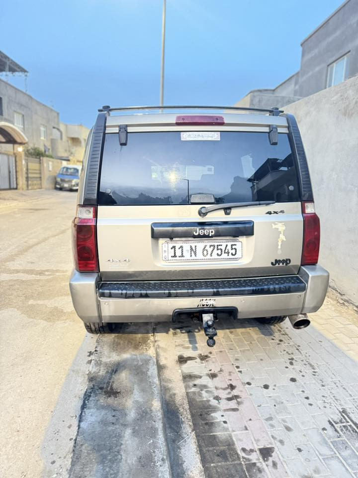 جيب كوماندر 2006 محرك ٤/٧ بسمي هزه جديده رقم بغداد كشنات كهربا تبريد ٣ قطع بيه شويه خياسات بالقماره وحادث بسيط بالبجم المكان بصره السعر ٧٠ الاتصال ***********

